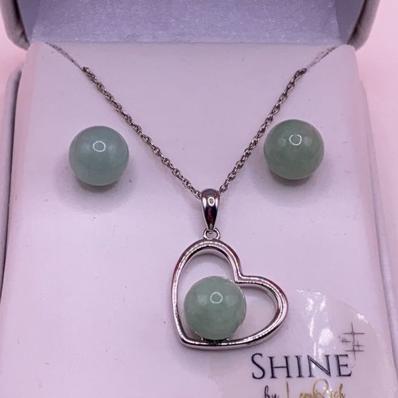 Shine By LeonRich Green Jade Bead Heart Pendant and earrings 2pc Set - Picture 2 of 3